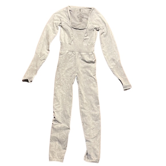 Free People Onesie with Logo! Good Karma Onesie Ice Grey XS/S Brand New - Picture 2 of 5